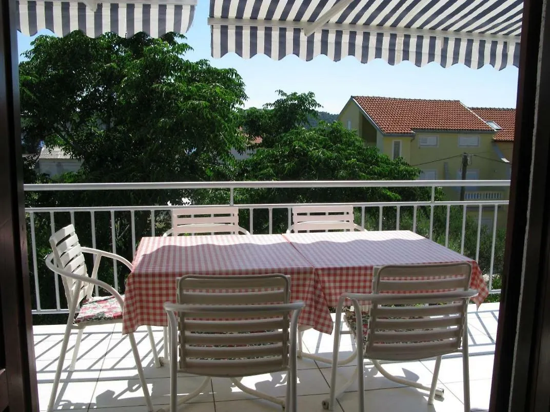 Apartments Petra Barbat na Rabu