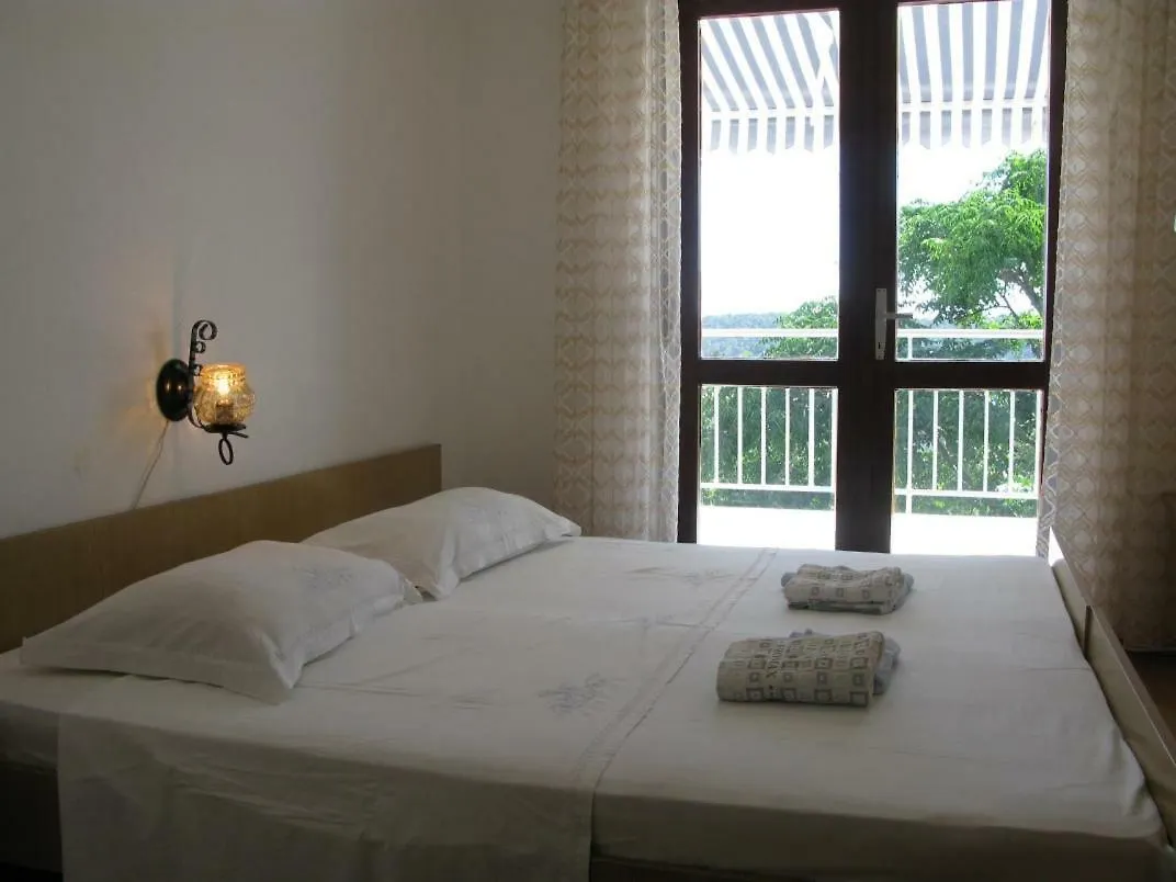 Apartments Petra Barbat na Rabu