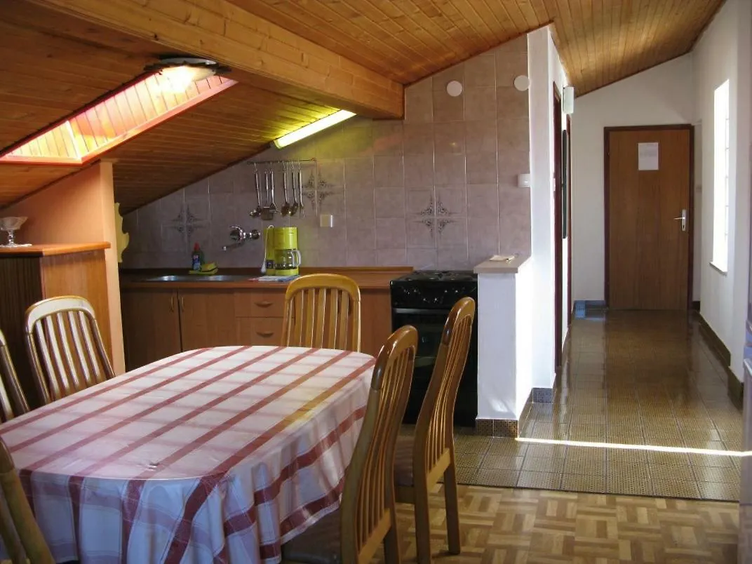 Apartments Petra Barbat na Rabu